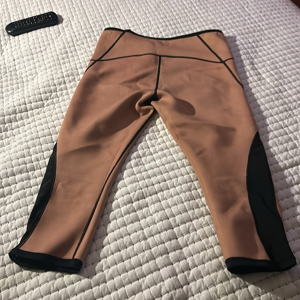 Copper Slim Thermal Capri Leggings w/ Mesh on legs - Picture 9 of 9